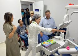 Carlao-em-visita-a-consultorio-odontologico-de-Barretos